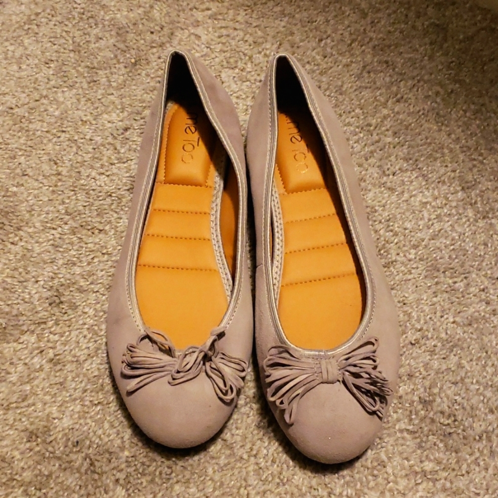 Me Too Size 8 1/2 womens flats
